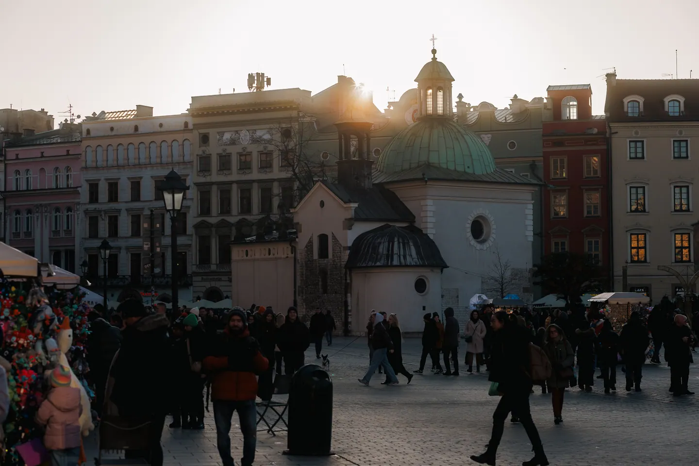 Personal photographs taken during a winter walk through the city (2)