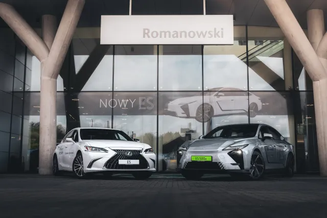 Photograph: lexus es
