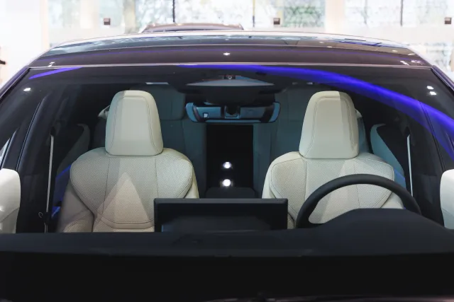 Photograph: lexus es showroom